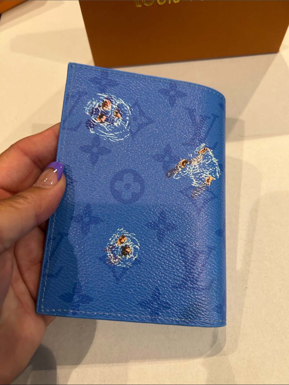 PASSPORT CASE - Picture 4 of 4